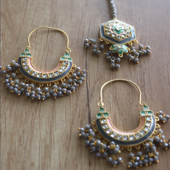 mang tila + earrings - Picture 2 of 7